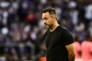 法甲三连败！队报：德泽尔比拒放马赛球员回家，球队训练中心过夜