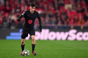 黄健翔：佩德里愉快输送炮弹就够了，巴萨年轻人不为自己数据踢球