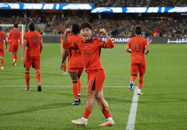 pg电子游戏官网官方网站-谢文能首球夜却满怀遗憾：伤退后目睹输球有心无力