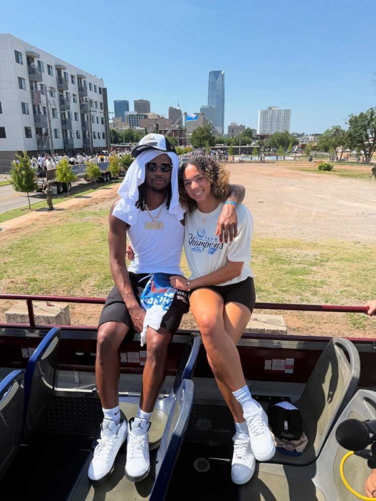 pg电子-相聚洛杉矶！卡森谈女友疯三夺冠：看到她实现梦想 真让人高兴